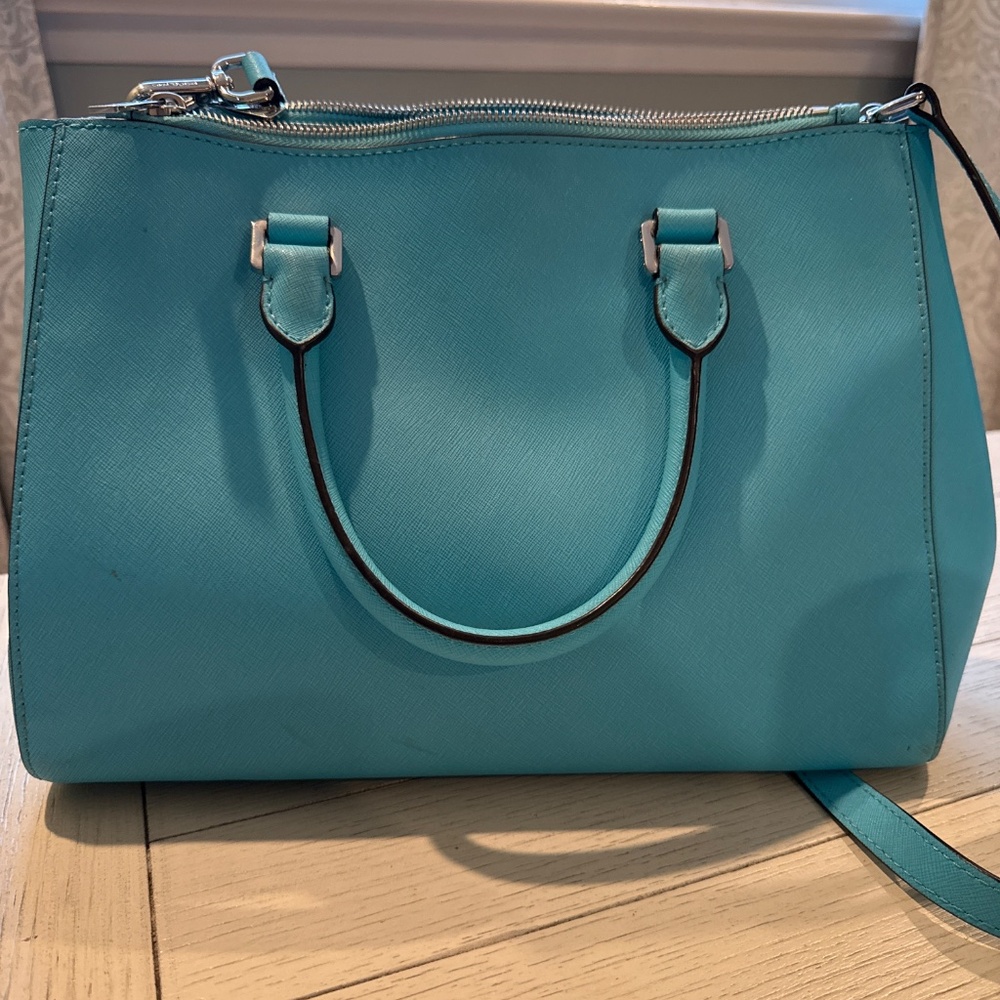 Michael Kors - Picture 2 of 4